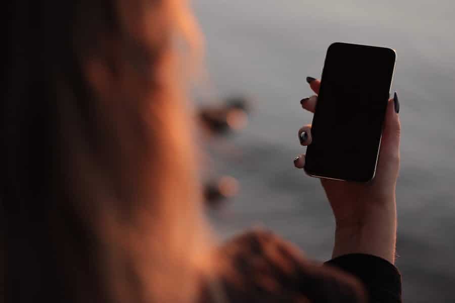 Imagen de Cómo elegir un celular según el tamaño de mano y tipo de uso