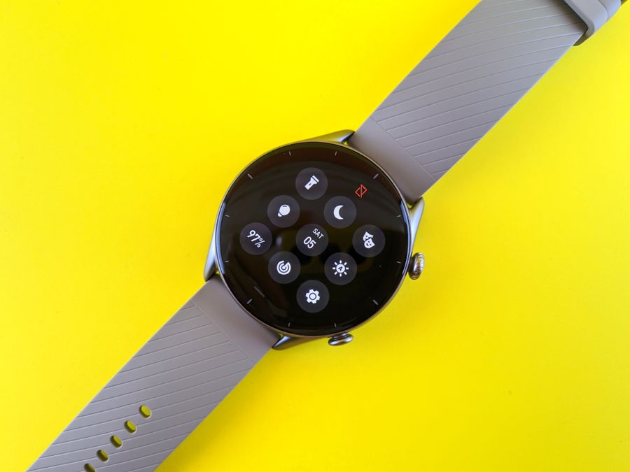 Pantalla de smartwatch para ajustes estratégicos