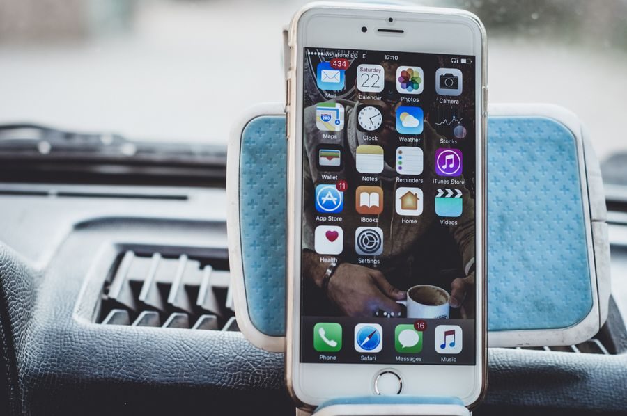 Smartphone en tablero de coche para armaduras frontales