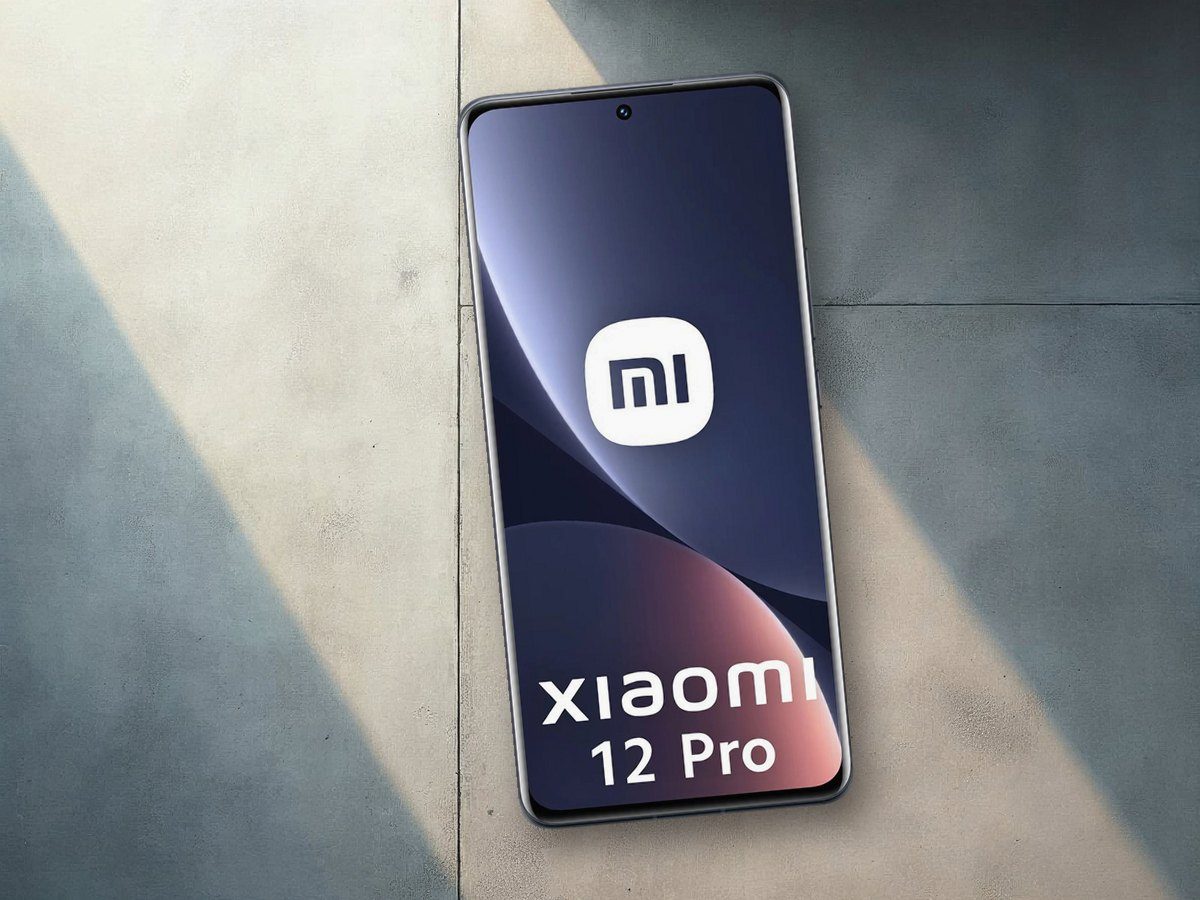 Xiaomi 12 Pro 5G sobre una mesa